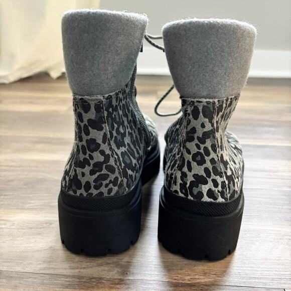 Lucky Brand Eavan Combat Boots Blue Cheetah Print Size 8 - Picture 4 of 7